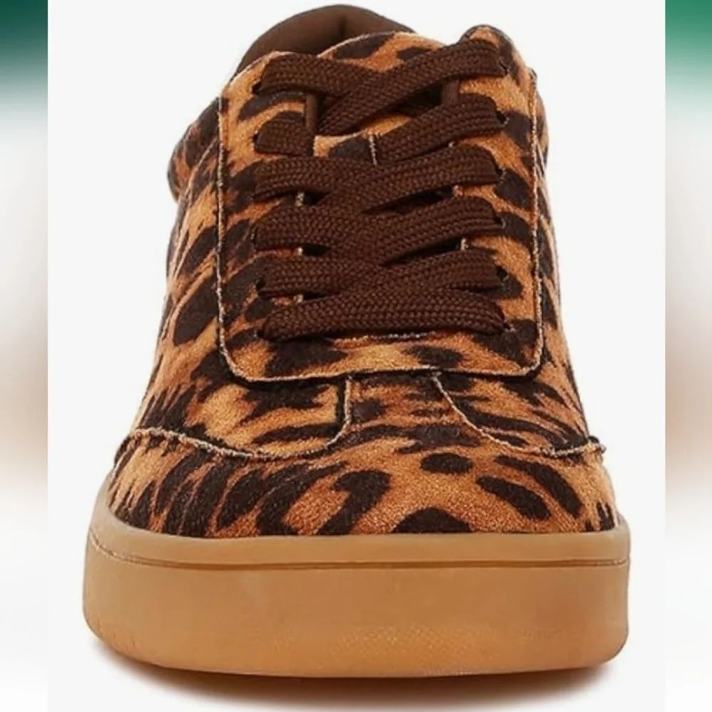 BRAND NEW GBG ANIMAL PRINT LACE UP WOMENS